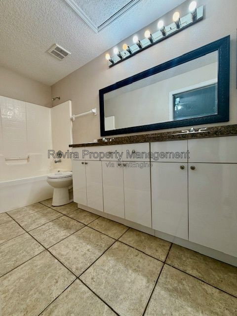 3 beds, 2 baths, 1,426 sqft, $2,000