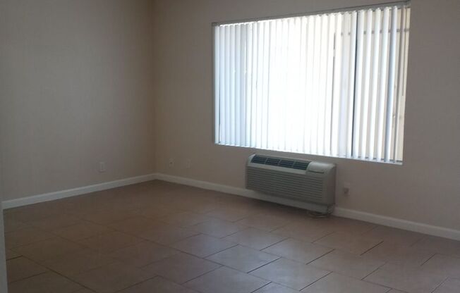 1 bed, 1 bath, 620 sqft, $1,200, Unit 3220 E