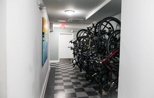 1 bed, 1 bath, 482 sqft, $1,325, Unit L108