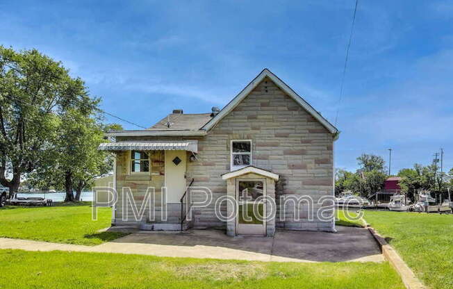8349 BEAR CRK DR