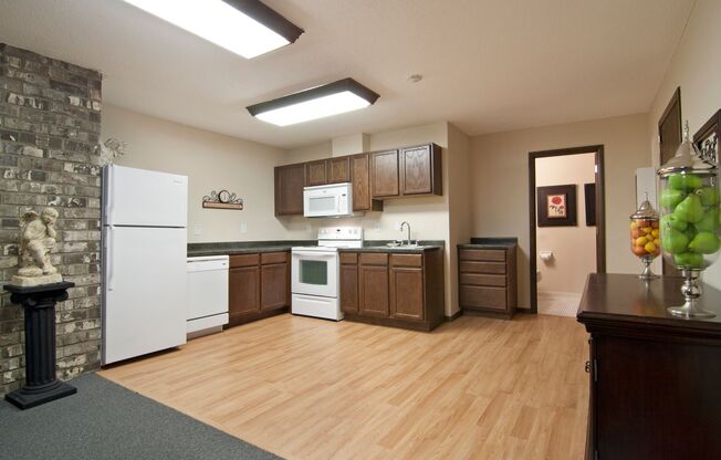 1 bed, 1 bath, 768 sqft, $1,175, Unit 35-107
