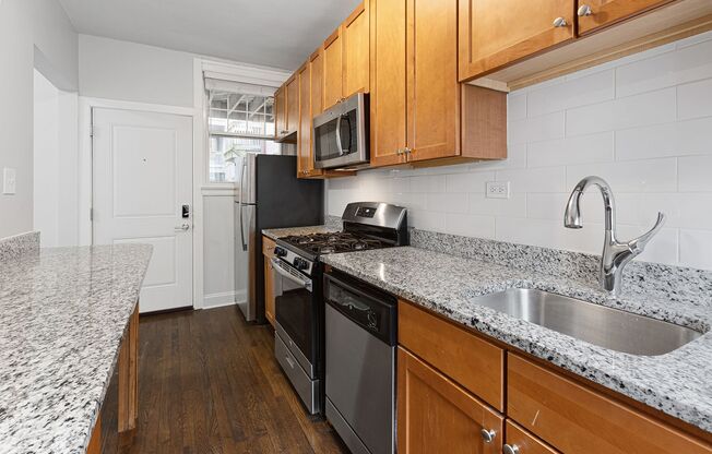 2 beds, 1 bath, 700 sqft, $2,450, Unit 1100-1st Floor