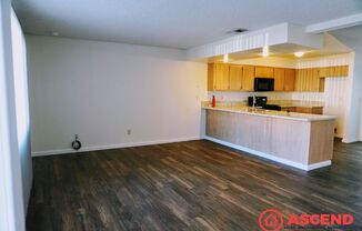 3 beds, 2.5 baths, 1,234 sqft, $1,650, Unit 4