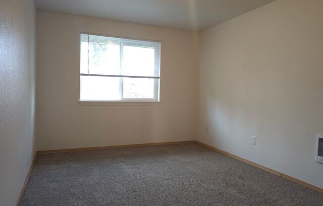 2 beds, 1 bath, 875 sqft, $1,295, Unit 127-55