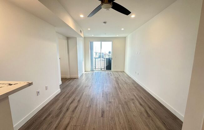 1 bed, 1 bath, 650 sqft, $3,200, Unit 403
