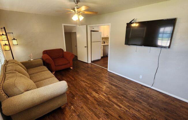 3 beds, 1 bath, $1,550