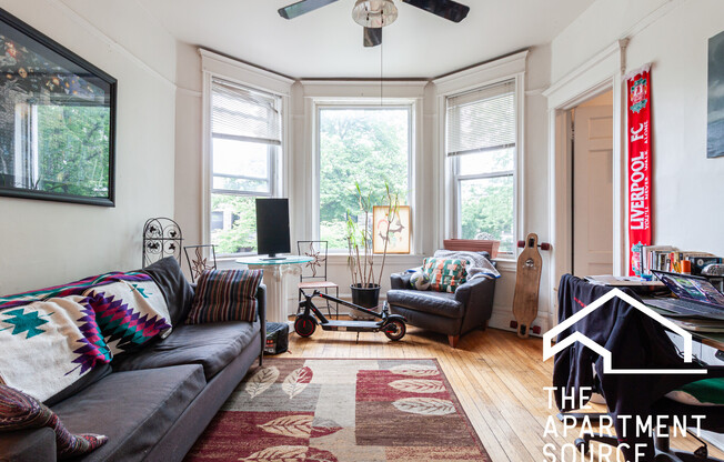 1245 W Newport Ave, Chicago IL 1