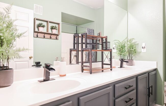 2 beds, 2 baths, $1,700