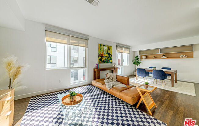1 bed, 2 baths, 1,130 sqft, $2,800, Unit 321