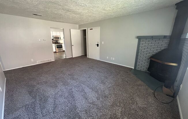 2 beds, 1 bath, 875 sqft, $1,075, Unit 10719-6