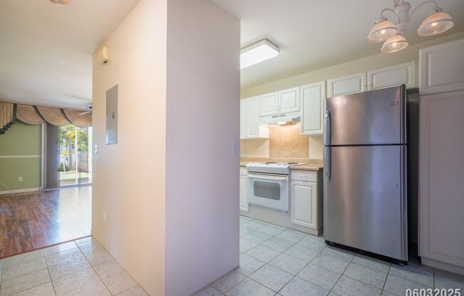 (2 bd / 2 ba / 2 parking Condo in Waikele)