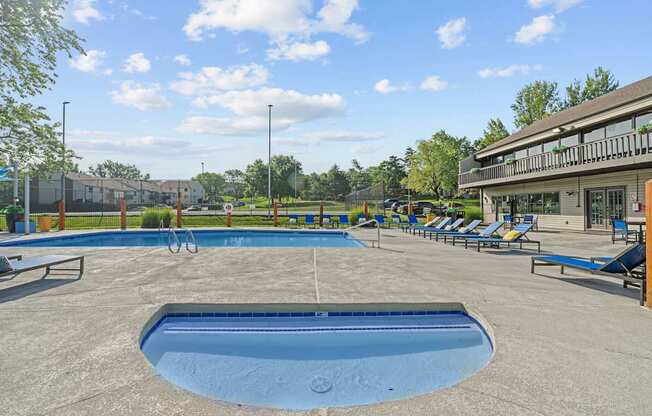 Outdoor Swimming Pool with Kid Pool