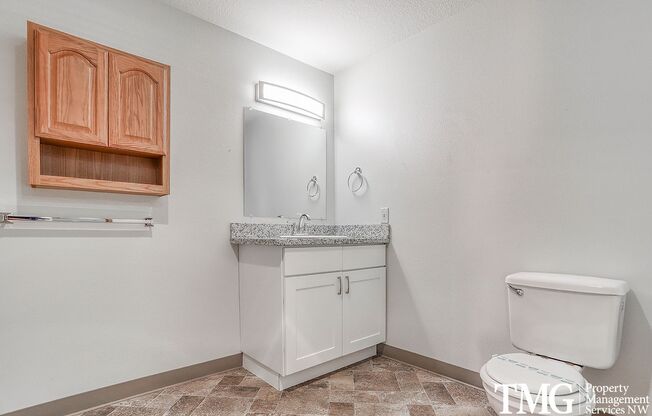 2 beds, 1 bath, 960 sqft, $1,475, Unit 220