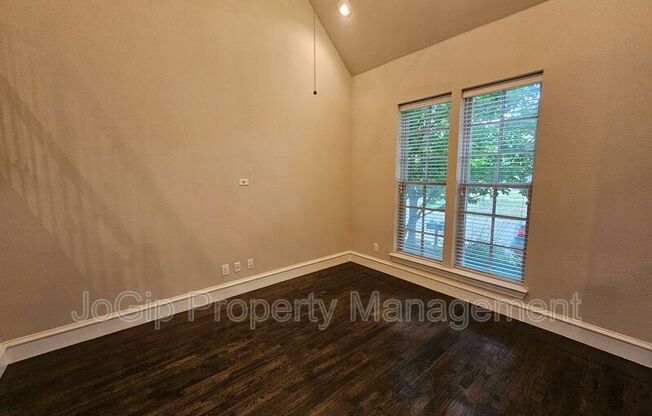 988 SHADYSIDE LN