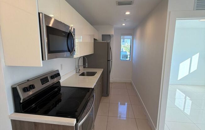2 beds, 1 bath, 550 sqft, $1,995, Unit 821-205