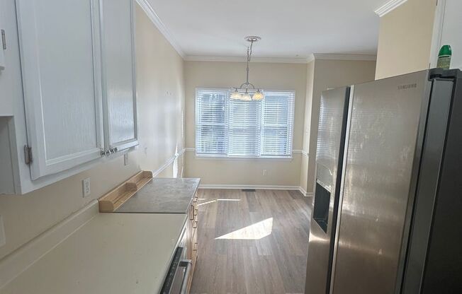 Charming Townhome Near Lake Johnson!