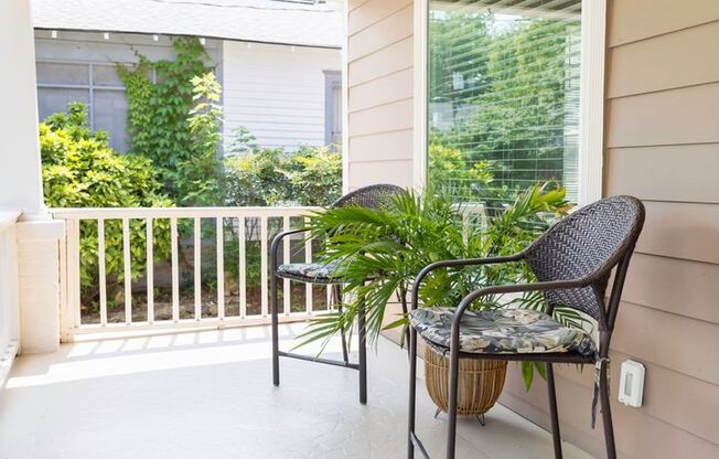 Spacious 4/3.5 w/ Master on Main and Fully Fenced Backyard!