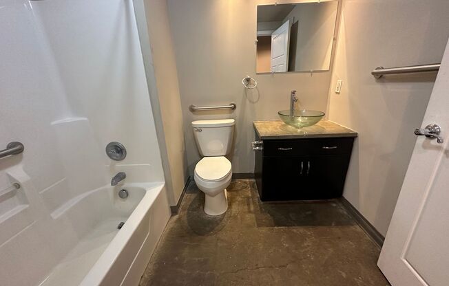 Studio, 1 bath, 438 sqft, $695, Unit 549