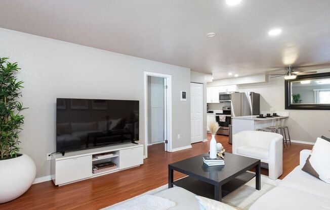 Spacious 2 BD/2BA, condo available for rent now in SDSU Area!