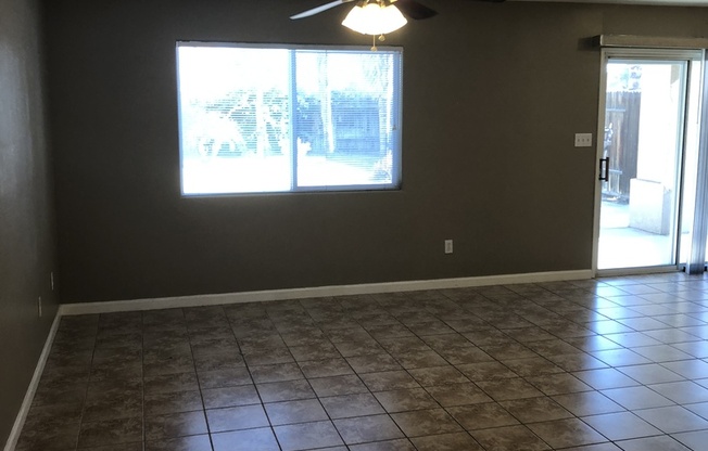 12405 Adirondack Ave-NW-Beautiful Bakersfield Property
