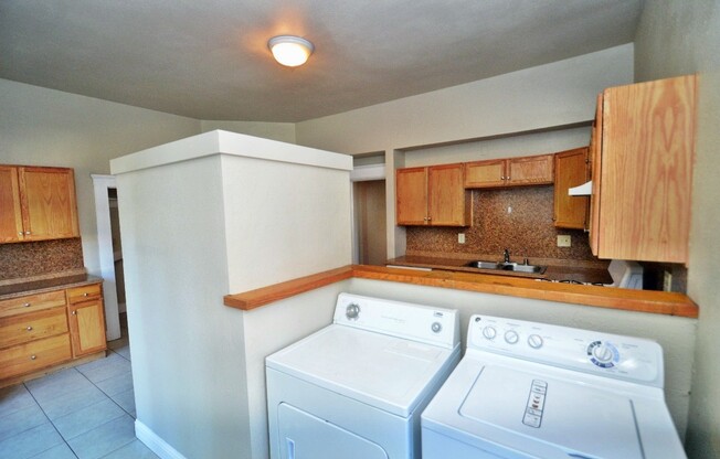 5 beds, 2 baths, $5,050, Unit 642A