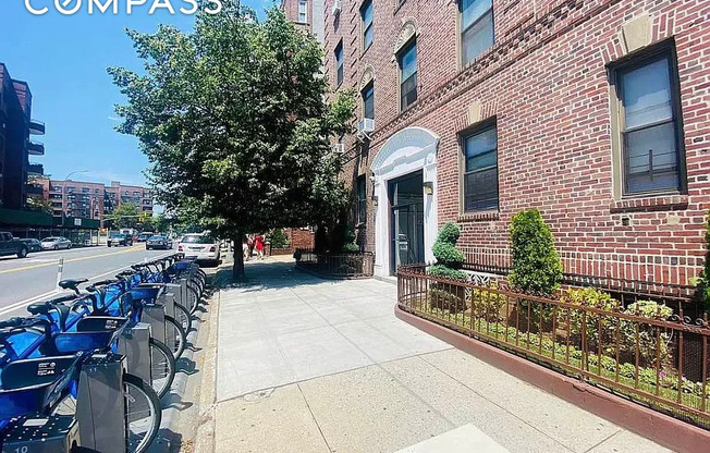 1 bed, 1 bath, 1,000 sqft, $3,000, Unit 4H