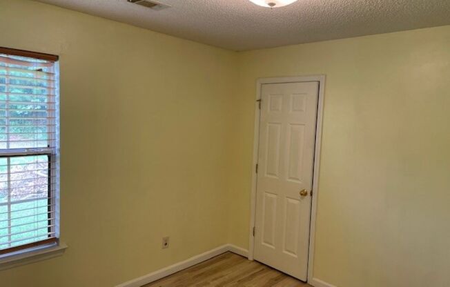 7910 Four Oaks Ct - 3DBR, 2 BTH Ranch Sits on Cul-De-Sac Street Near GA 138 and Close to I85.