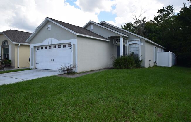 This charming 3 Bedroom, 2 Bath Single Family Home For Rent at 2216 Phonecia Ct. Orlando, FL 32837