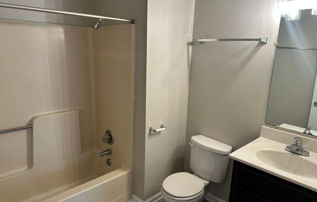 Spacious Two Bedroom Townhome In Kannapolis