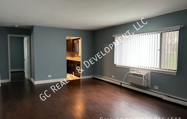 1703 W DENNIS DR