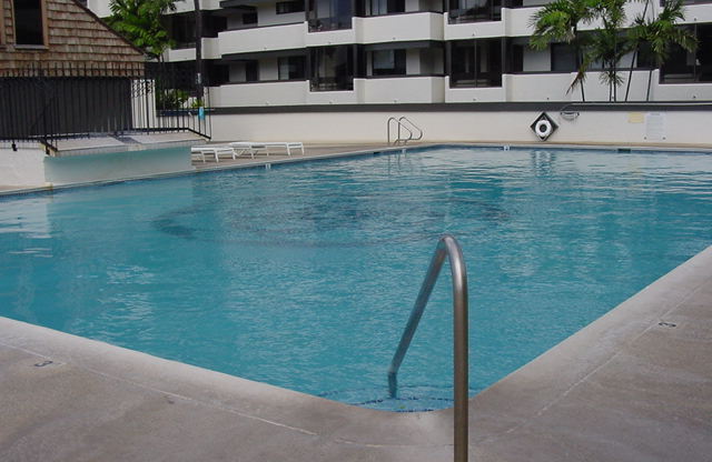 Esplanade 1 Bdrm., 2 bath, 2 pkg., Pool, BBQ, Tennis, Exercise Room, Jacuzzi, Large Recreation room with kitchen