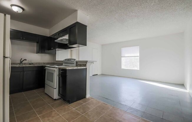 E Mesquite Ave. 1400&amp; 1404