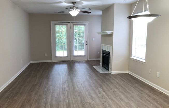 2 beds, 2 baths, 1,270 sqft, $1,600, Unit 2730-4 Pearl Remodel