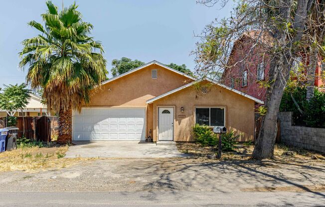 3 bed 2 bath home for RENT in Modesto by Highway 99