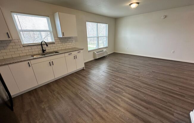 2 beds, 1 bath, $850, Unit 201 S Illinois St #10