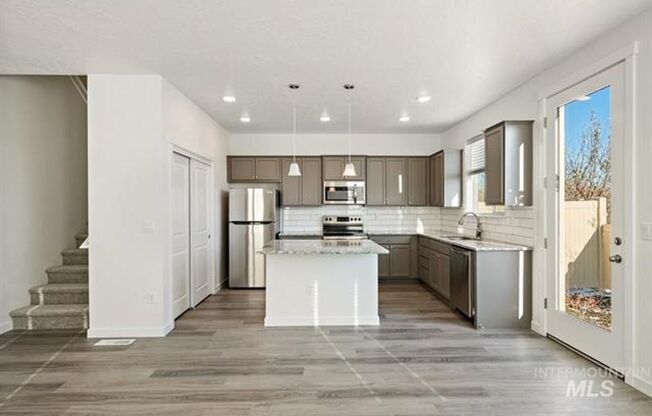 Adorable Townhome in South Meridian