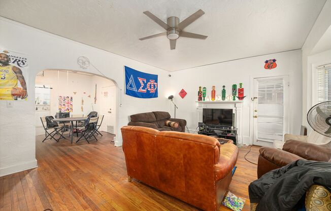 1254 SW 9th Rd - Walk to UF, Shands and Sorority Row