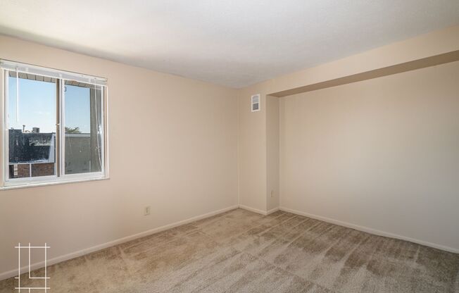2 beds, 1.5 baths, $1,350, Unit 791 E Thurber Dr Apt. G