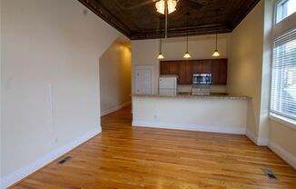 2 beds, 1 bath, 1,100 sqft, $950, Unit #C