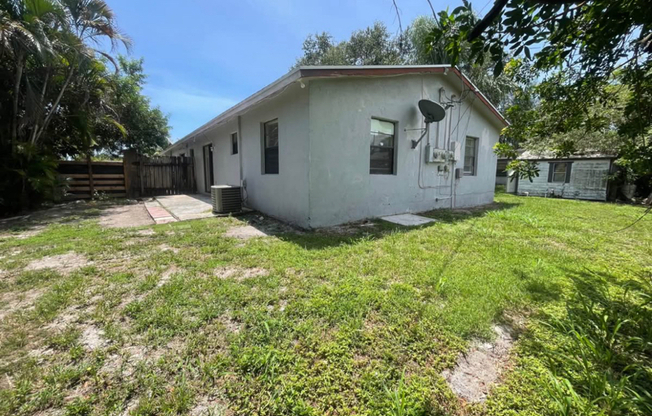 1639 BARBARIE LN