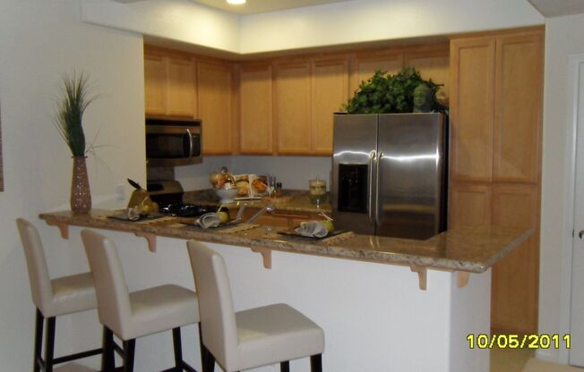 3 beds, 2.5 baths, 1,650 sqft, $3,200, Unit 8700-206