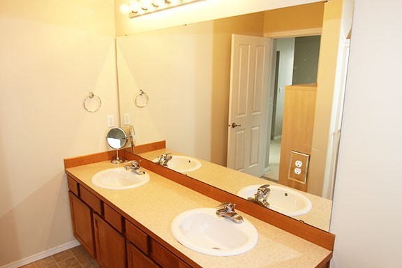 2 beds, 2.5 baths, $1,900, Unit #L 1124