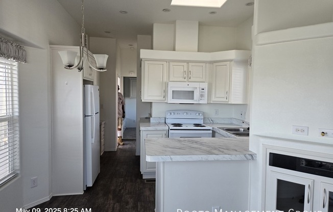 306 S RECKER RD