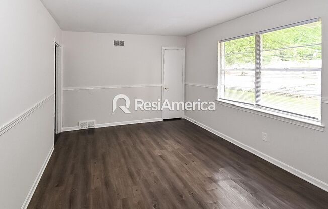 3 beds, 1 bath, $1,195