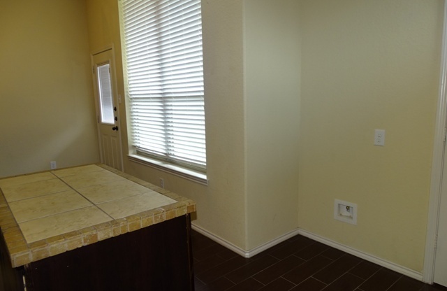 3 beds, 2.5 baths, $1,695