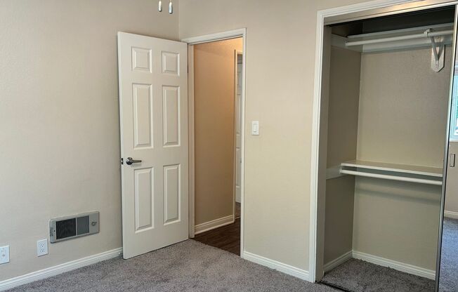 2 beds, 2 baths, 880 sqft, $2,705, Unit I-12