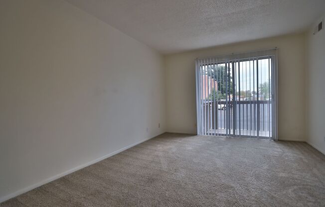 1 bed, 1 bath, 800 sqft, $850, Unit 1420 West Glen Avenue Apt 210