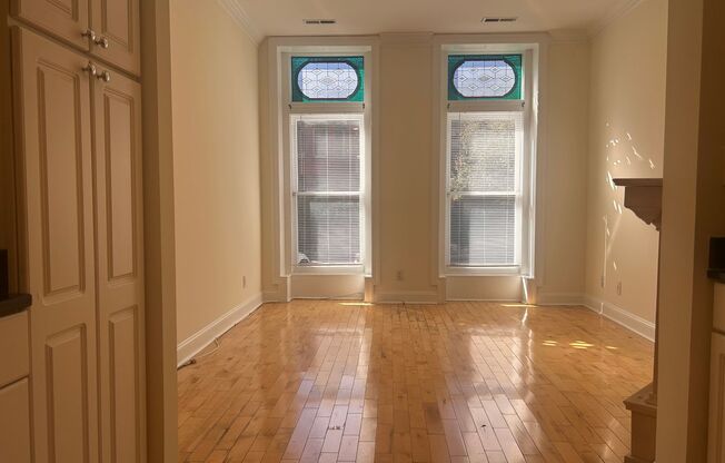 2 beds, 2 baths, $1,800, Unit Unit 1