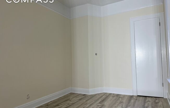 1 bed, 1 bath, $2,560, Unit 2