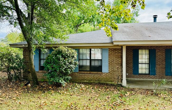 Cozy 2-Bedroom Triplex in Prattville !